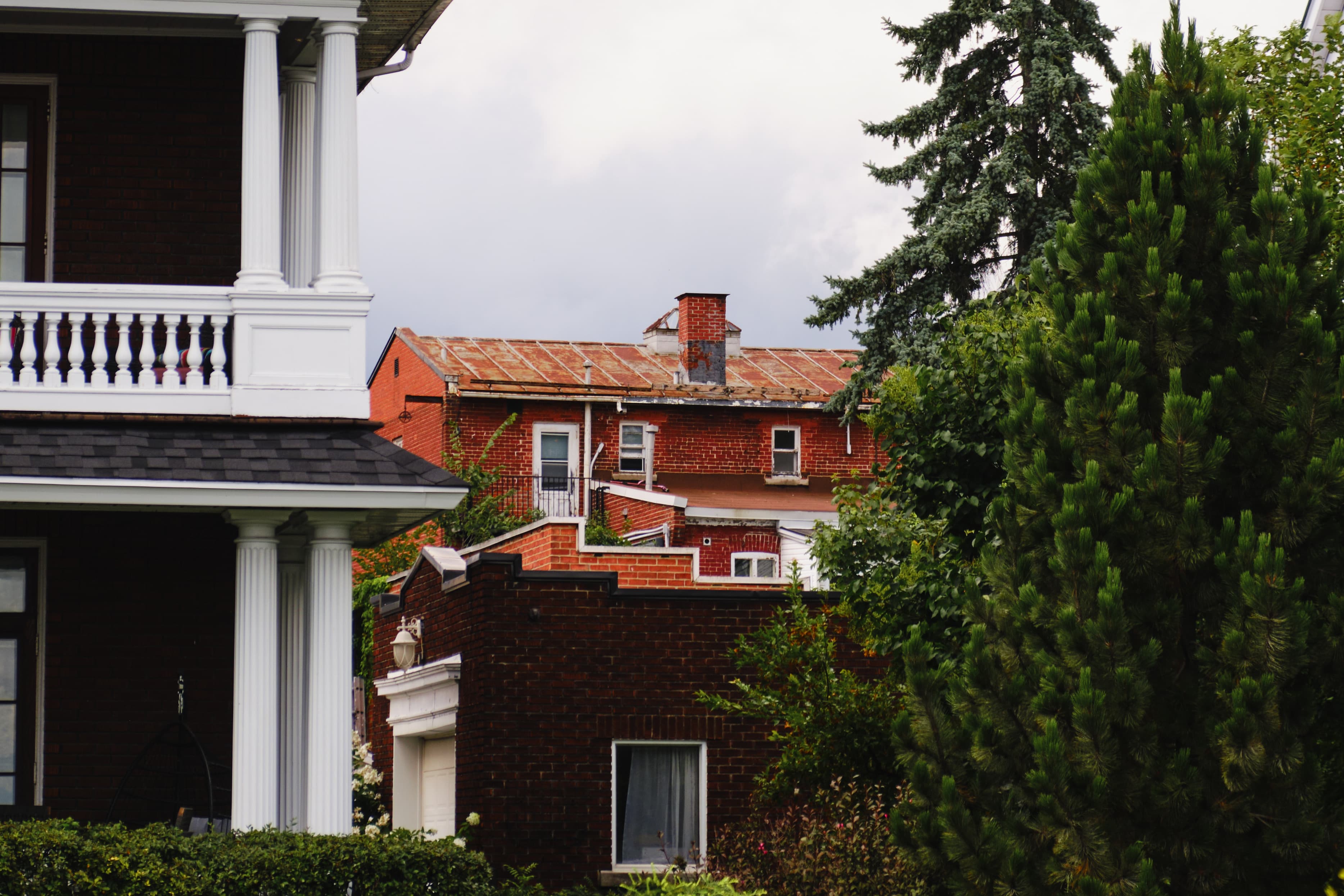 Photography from Canada - Majestic mountains and serene lakes in the great white north. Cover image showcasing urban photography with 5 photos in collection.