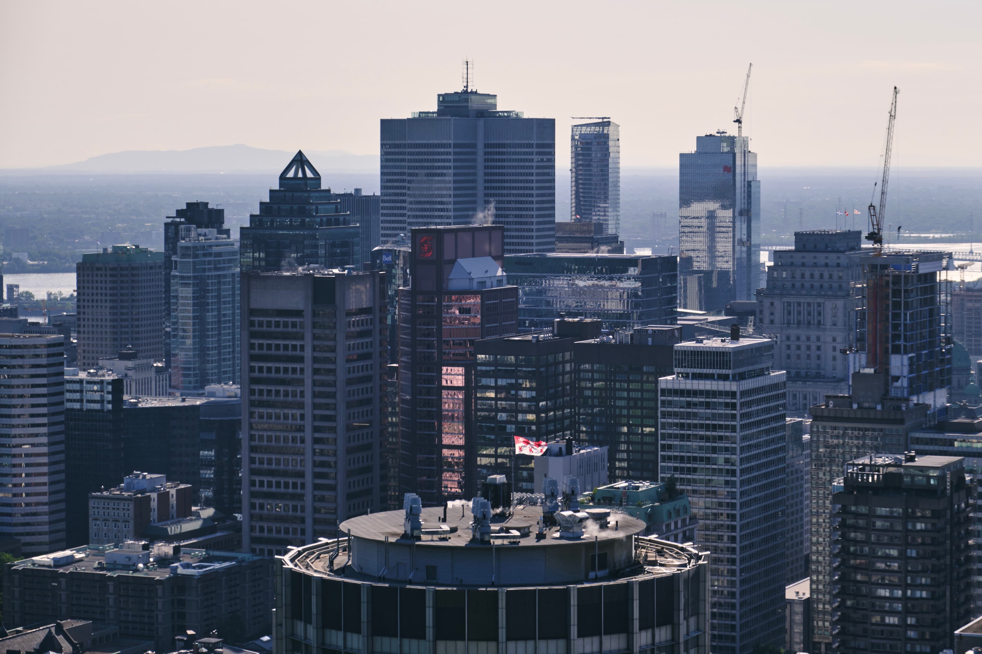 Canada photography - Majestic mountains and serene lakes in the great white north. Photo 3 of 5 showcasing Nature scenery and landscapes.