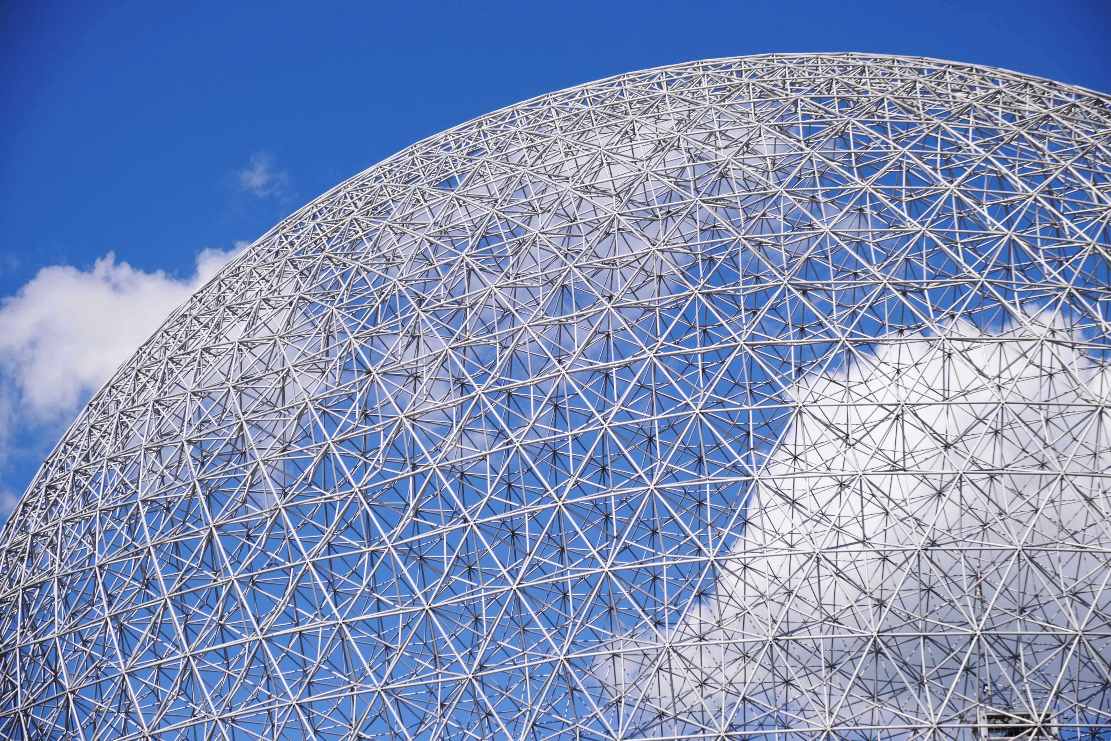 Canada photography - Majestic mountains and serene lakes in the great white north. Photo 5 of 5 showcasing Nature scenery and landscapes.