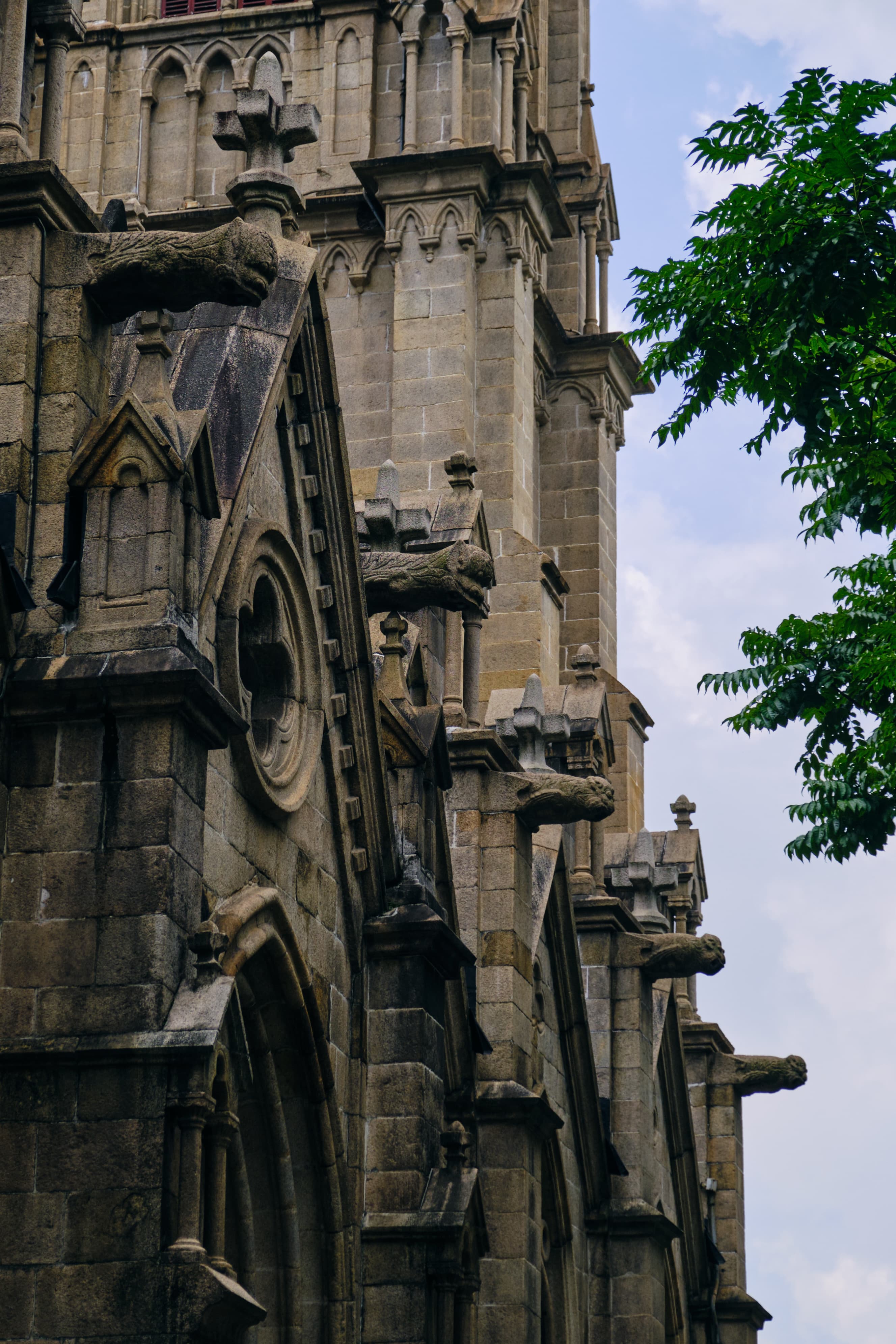 Photography from 广州 (Guangzhou) - Modern metropolis blending tradition with innovation. Cover image showcasing urban photography with 2 photos in collection.