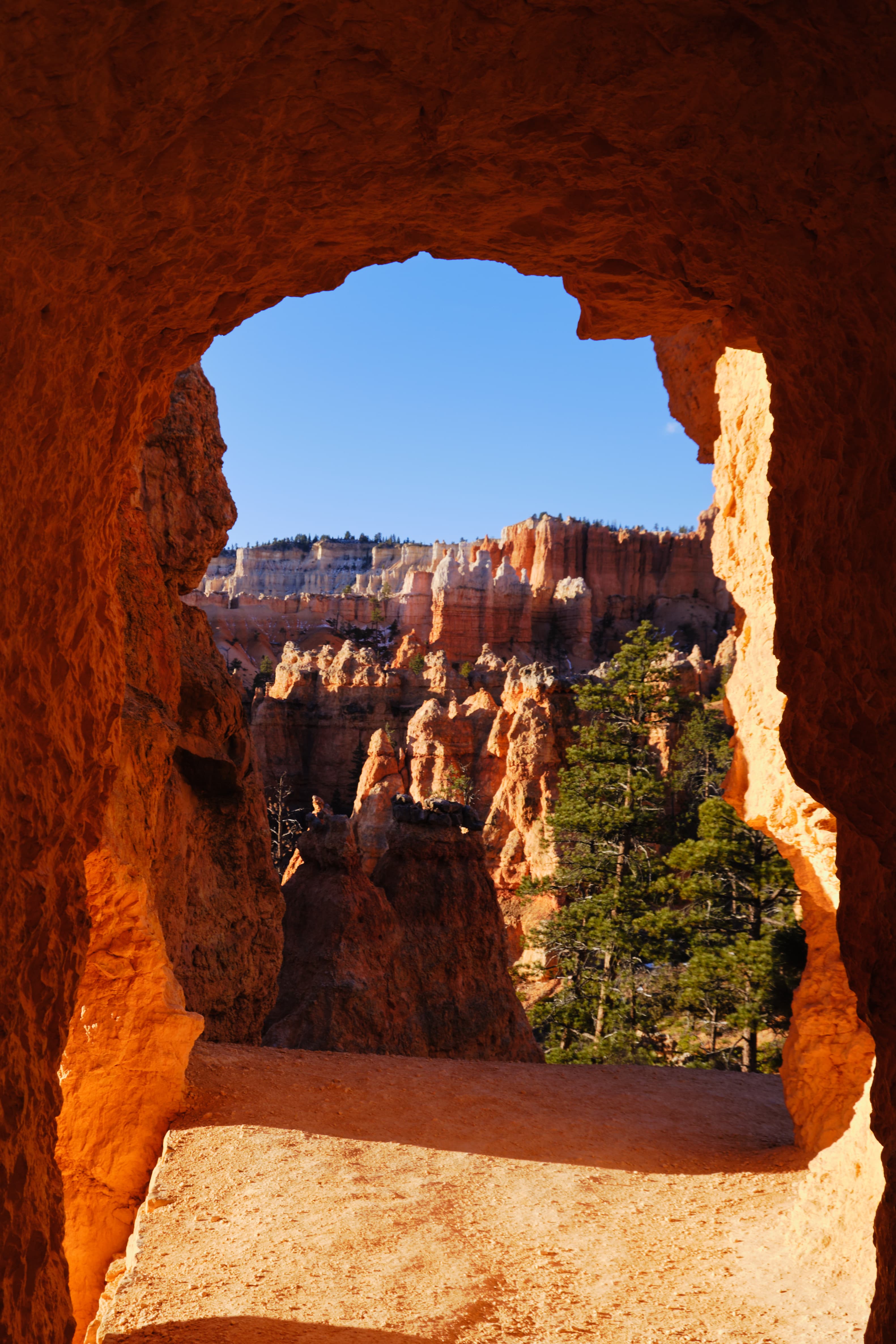 Utah photography - Dramatic red rock formations and otherworldly desert landscapes. Photo 4 of 10 showcasing Nature scenery and landscapes.