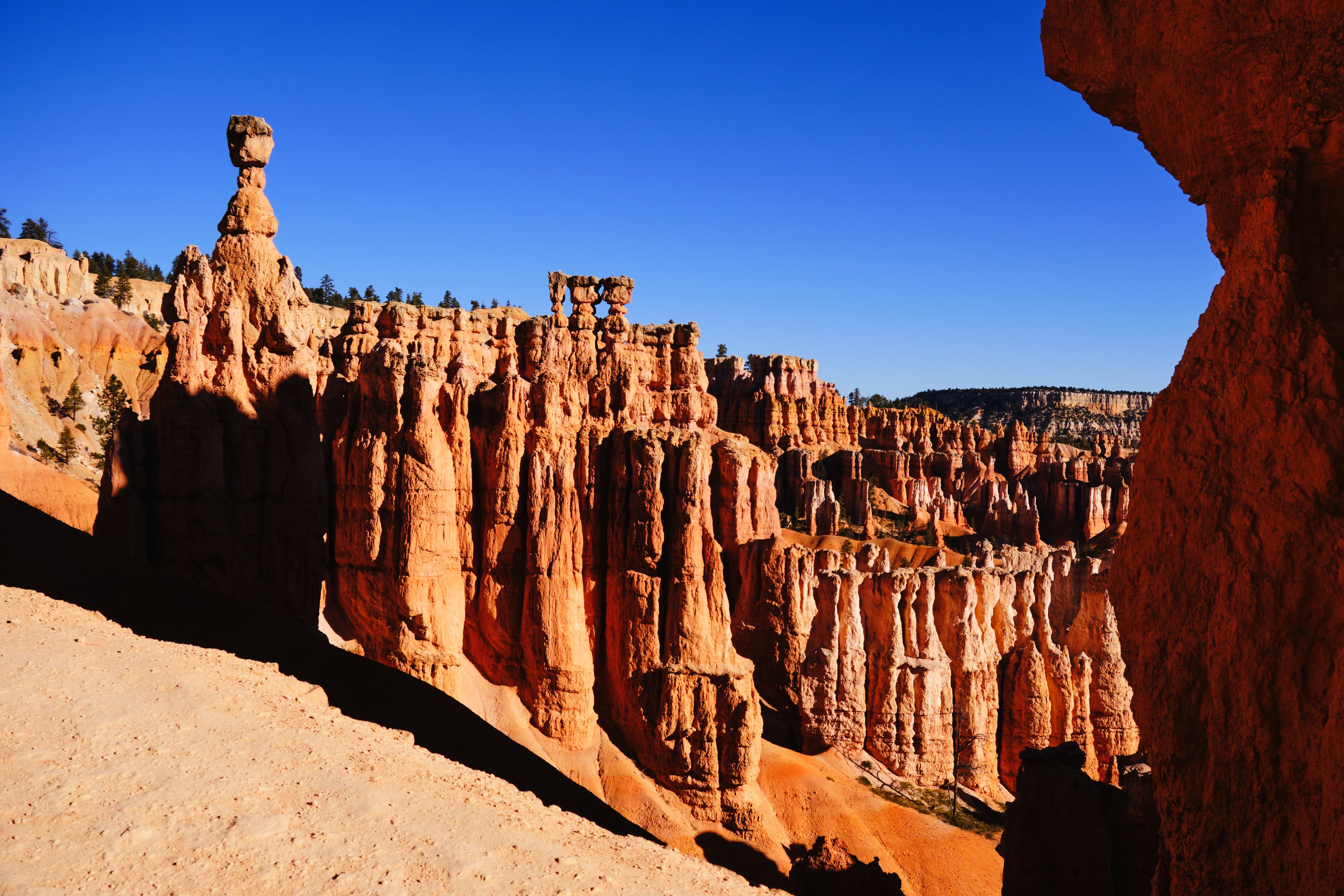 Utah photography - Dramatic red rock formations and otherworldly desert landscapes. Photo 7 of 10 showcasing Nature scenery and landscapes.